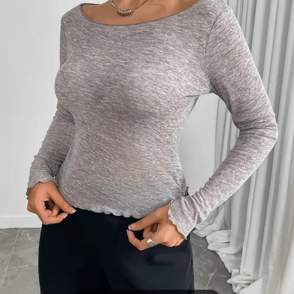 Light Gray long sleeve all stretch tee.  Perfect for layering.  Size large NWOT - Picture 4 of 6